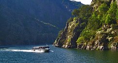 Catamaran Ride Throught Sil Canyon