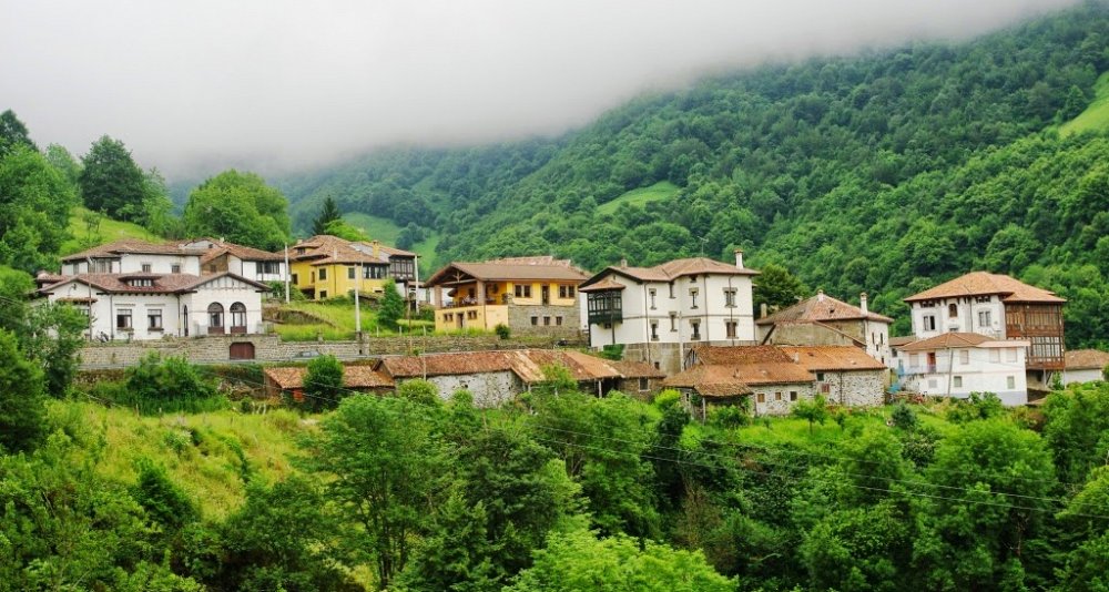 Circuit at your own pace on Asturias and North of Galicia