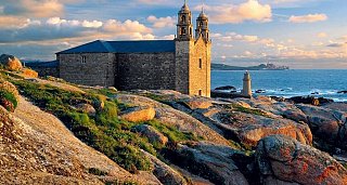Circuit at your own pace through Rías Altas & Costa da Morte in hotels