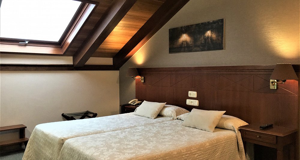 Circuit at your own pace through Rías Altas & Costa da Morte in hotels