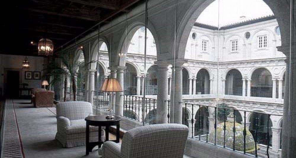 Circuit at your own through the interior of Galicia. Hotels
