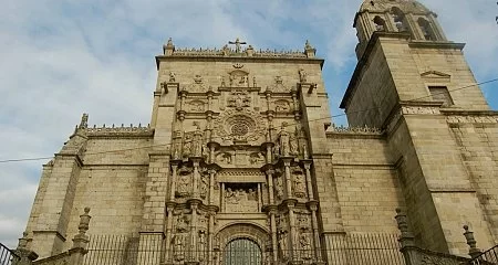 Detalle de la fachada de la Iglesia de la Peregrina en Pontevedra._341