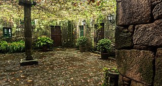 Escapada cultural y enológica a Monasterio de Poio Galicia