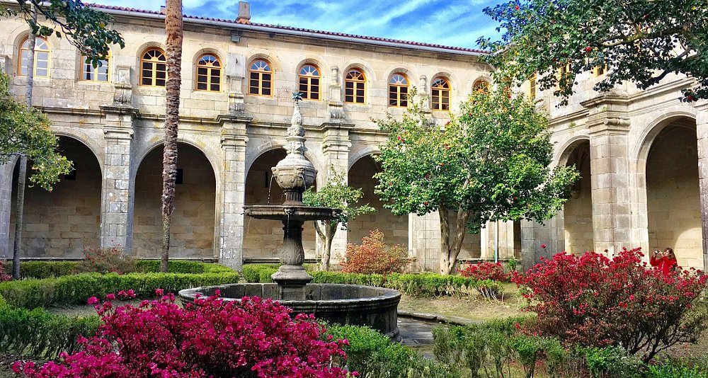 Escapada cultural y enológica a Monasterio de Poio Galicia