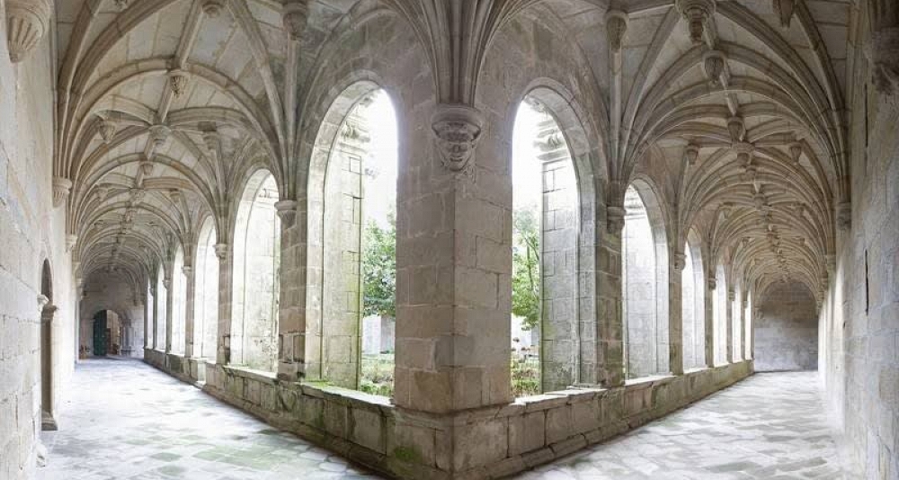 Escapada cultural y enológica a Monasterio de Poio Galicia