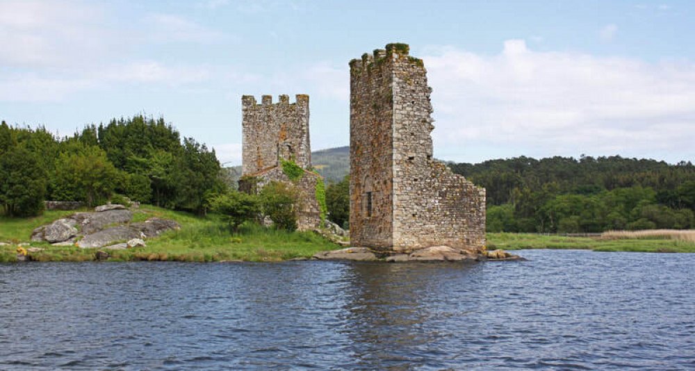 Escapada cultural y enológica a Monasterio de Poio Galicia