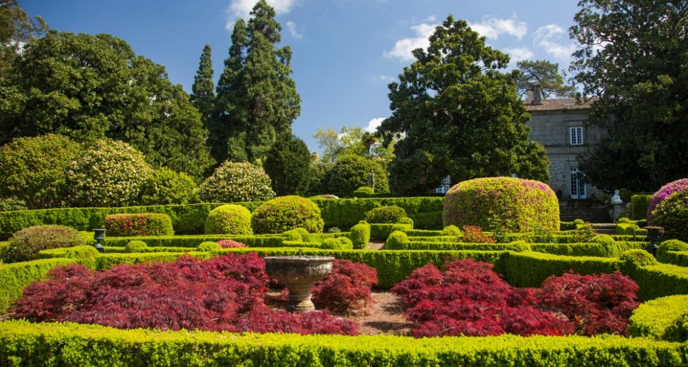 Gastro - Oenological getaway at manor houses of Galicia