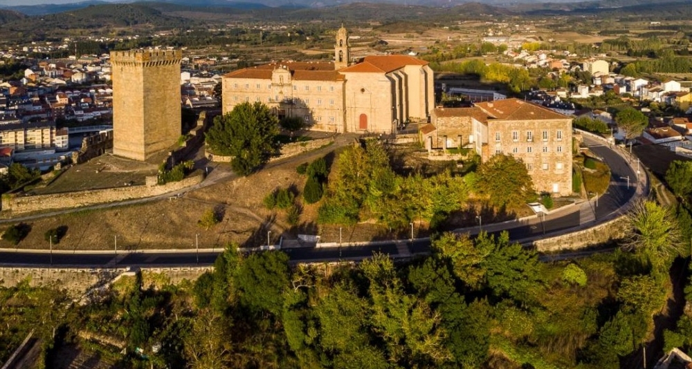 Oenological Gateway D.O. Ribeira Sacra and San Vicente do Pino Monastery