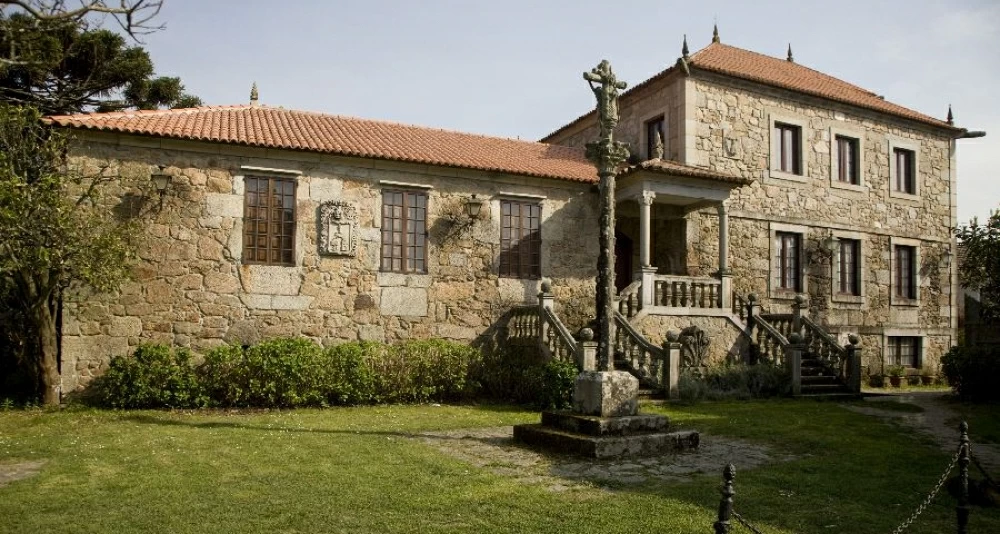 Oenological Gateway & Pazos de Galicia. The Camellia Route