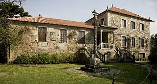Oenological Gateway & Pazos de Galicia. The Camellia Route