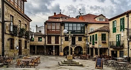 Plaza de la Leña en el casco histórico de Pontevedra._339