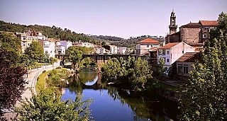 Private Circuit  through the Interior of Galicia: Charming Pazos and Accommodations
