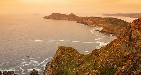 Sunset over the Cíes Islands with warm tones in the sky_5 Sunset over the Cíes Islands with warm tones in the sky_5